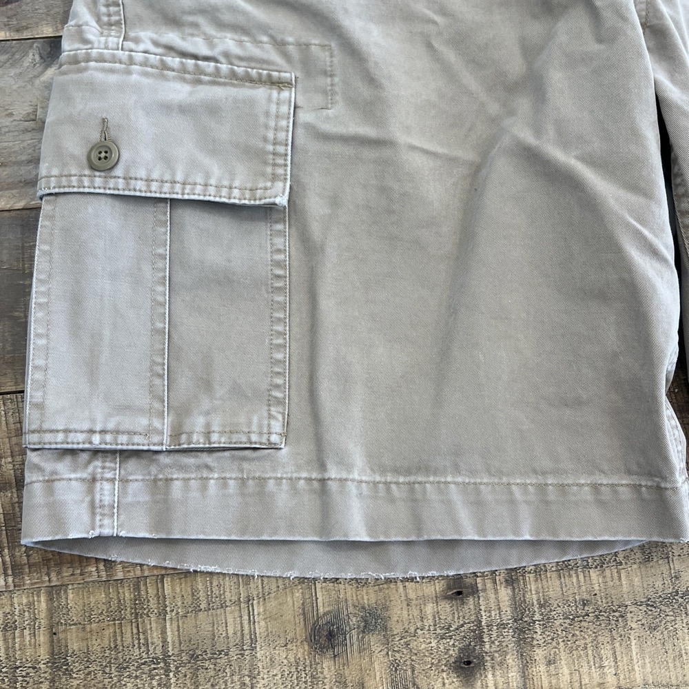 Vintage GAP Standard Cargo Shorts Mens Size 34 Khaki Pockets Y2K - Picture 7 of 16